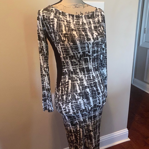 The Dress that Turns heads - Picture 4 of 7